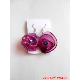 Růžové plastové růže Růžové plastové růže